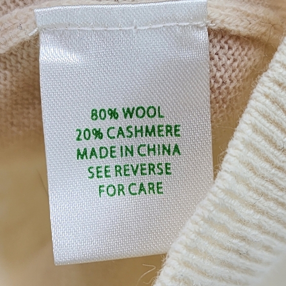 Lilly Pulitzer Women's Wool Cashmere Blend Beaded Button Front Cardigan Sweater - Picture 9 of 9